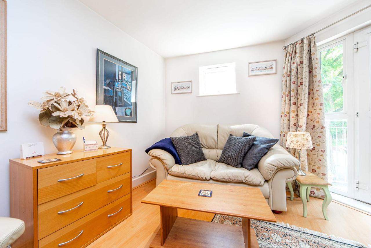 Pass The Keys Delightful Apartment Close To River In Se16 Londra Esterno foto