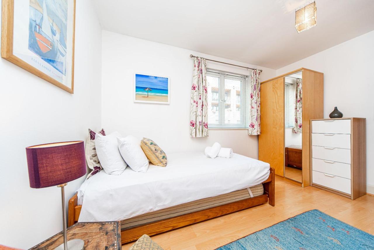 Pass The Keys Delightful Apartment Close To River In Se16 Londra Esterno foto